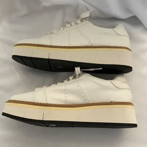 Shu Shop Suzanne White Platform Lace Up Sneakers Size 10 NWOT