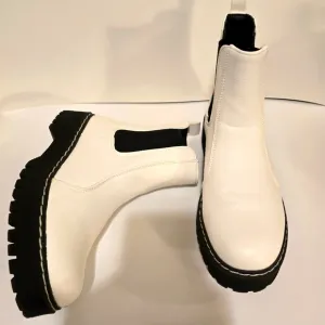 SINCERLY JULES White Leather Chelsea Boots Black Sole Platform Shoes Size 9M