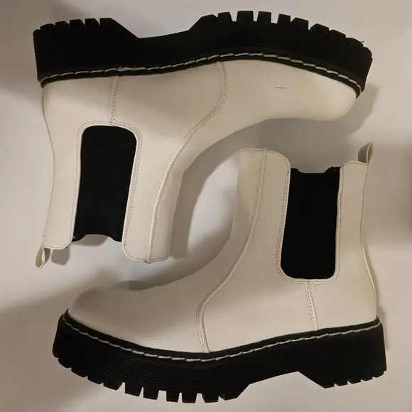 SINCERLY JULES White Leather Chelsea Boots Black Sole Platform Shoes Size 9M