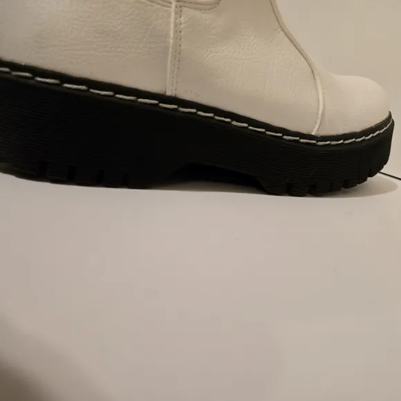 SINCERLY JULES White Leather Chelsea Boots Black Sole Platform Shoes Size 9M