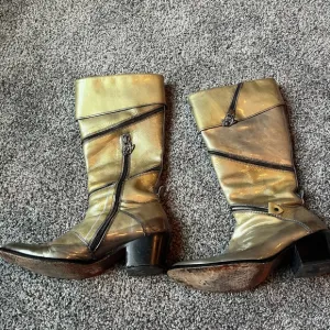 Siren by Marc Nason women’s zip boots size 7.5 motto combat