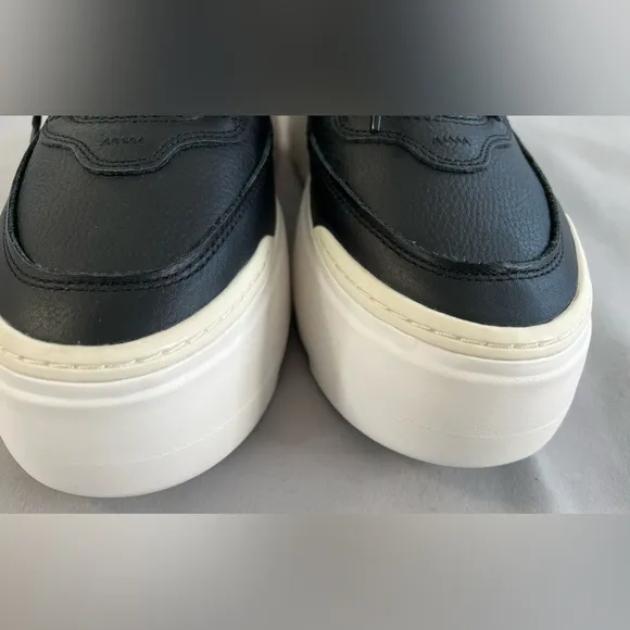 Size 11 - Women's UGG Marin‎ Mega Lace Platform Leather Sneakers - Black NWOB