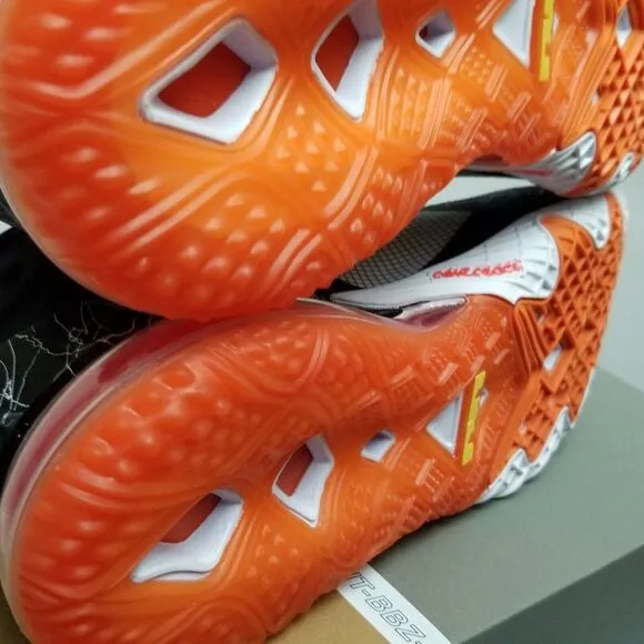 Size 12.5 - Nike LeBron 18‎ Low x Space Jam Sylvester x Tweety 2021