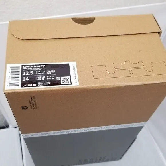 Size 12.5 - Nike LeBron 18‎ Low x Space Jam Sylvester x Tweety 2021