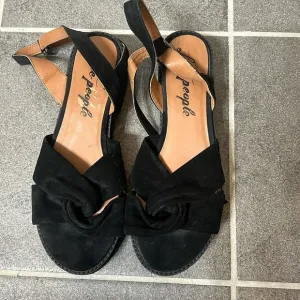 Size 9 Free People women’s Essex Chunky‎ platform suede Black Strap Sandals