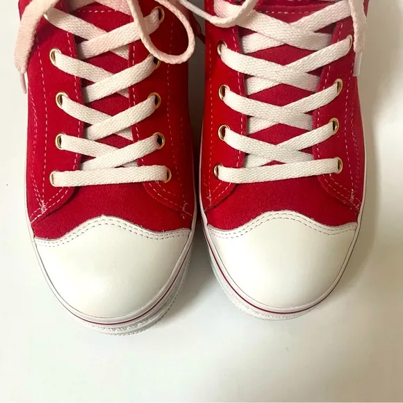Skechers Retro Red Heartbeats Softy Heeled Sneakers Size 9