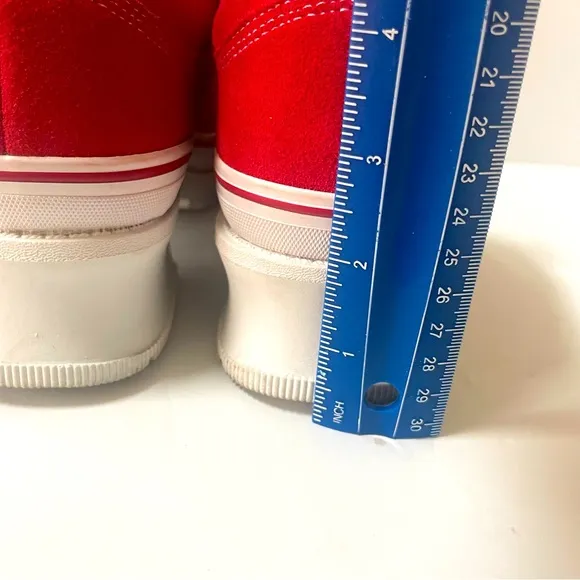 Skechers Retro Red Heartbeats Softy Heeled Sneakers Size 9