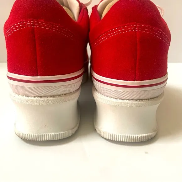 Skechers Retro Red Heartbeats Softy Heeled Sneakers Size 9