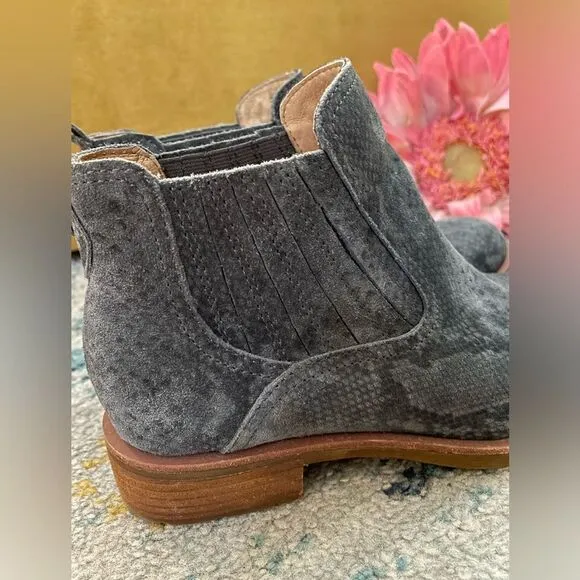 Sofft Bellis Chelsea Boots Blue/Gray Suede Faux Snake Skin Leather Size 8.5