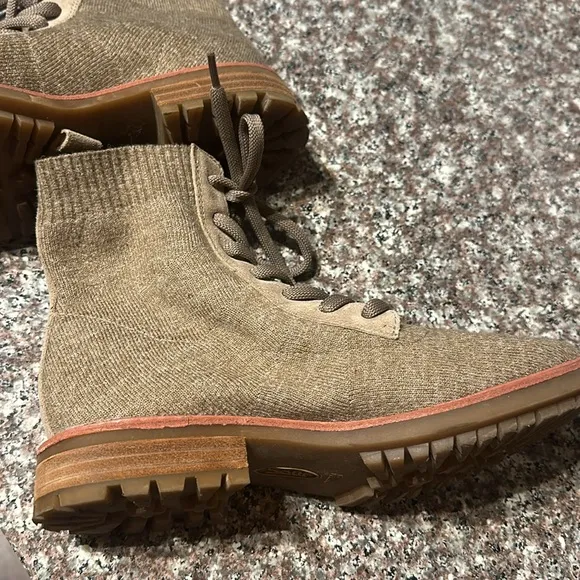 SOFFT LANDEE CARAMEL WOMEN'S Knit Boots