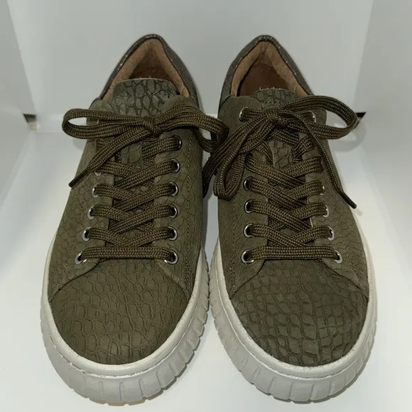 Sofft Parkyn Platform Snakeskin Print Leather Sneakers Women’s 8 Olive Green
