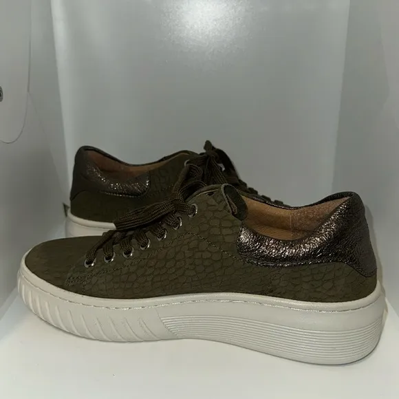 Sofft Parkyn Platform Snakeskin Print Leather Sneakers Women’s 8 Olive Green