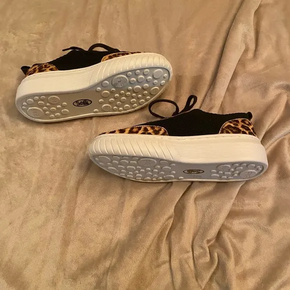 SOFFT Women's Black/Leopard platform Sneakers
