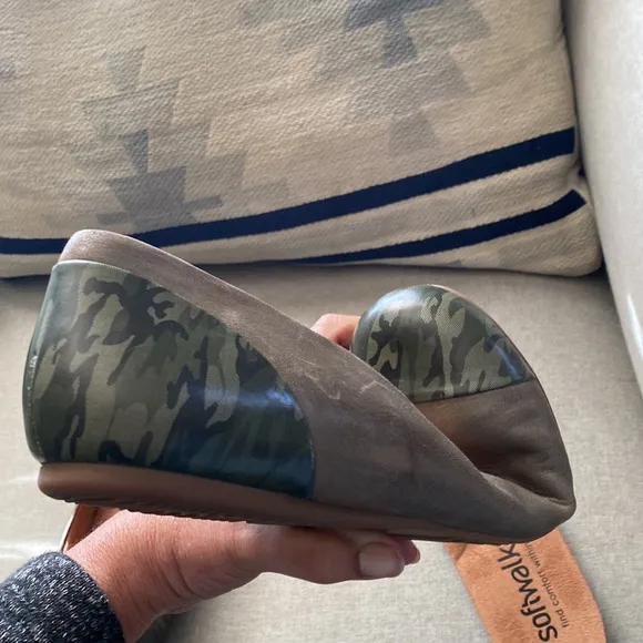 SoftWalk sonoma cap toe green camouflage leather flats 11W NWT