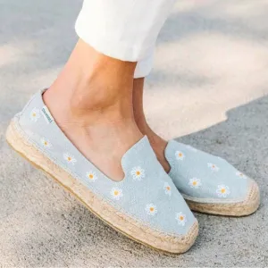 SOLUDOS | NWOT DAISIES EMBROIDERED ESPADRILLES IN LIGHT BLUE CHAMBRAY SIZE 9