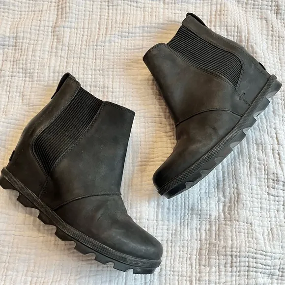 Sorel | Black Evie Pull On Wedge Chelsea Ankle Boots