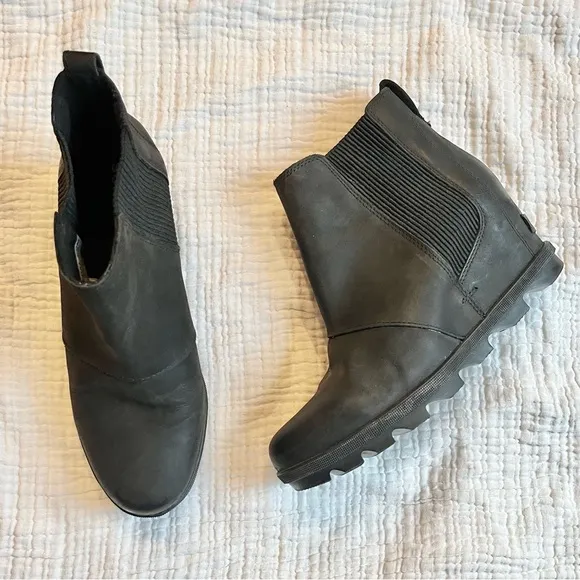 Sorel | Black Evie Pull On Wedge Chelsea Ankle Boots