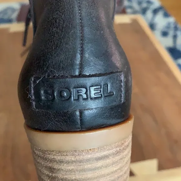 Sorel Cate Combat  Ankle Boots 7.5