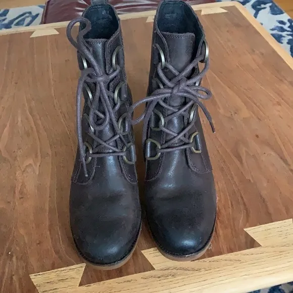 Sorel Cate Combat  Ankle Boots 7.5