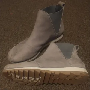 SOREL Dove Grey Suede Harlow Chelsea Boots Waterproof Ankle Booties women's 8.5