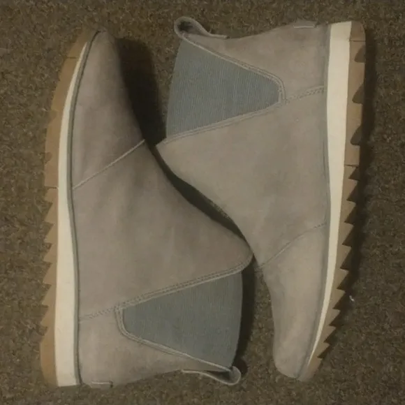 SOREL Dove Grey Suede Harlow Chelsea Boots Waterproof Ankle Booties women's 8.5