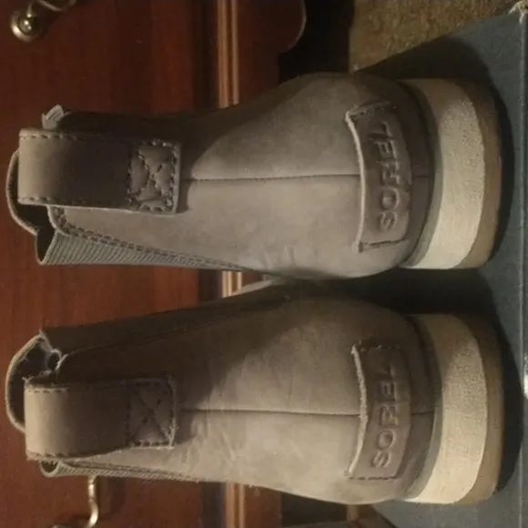 SOREL Dove Grey Suede Harlow Chelsea Boots Waterproof Ankle Booties women's 8.5