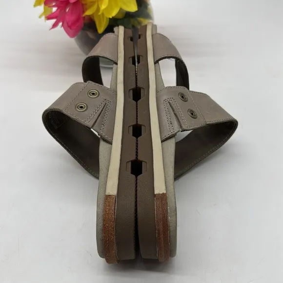 Sorel Gray Two Strap Leather Flat Sandals Size 8 MCS7435P