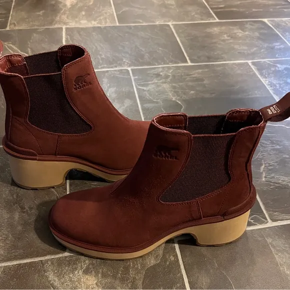 Sorel Highline Chelsea Boots