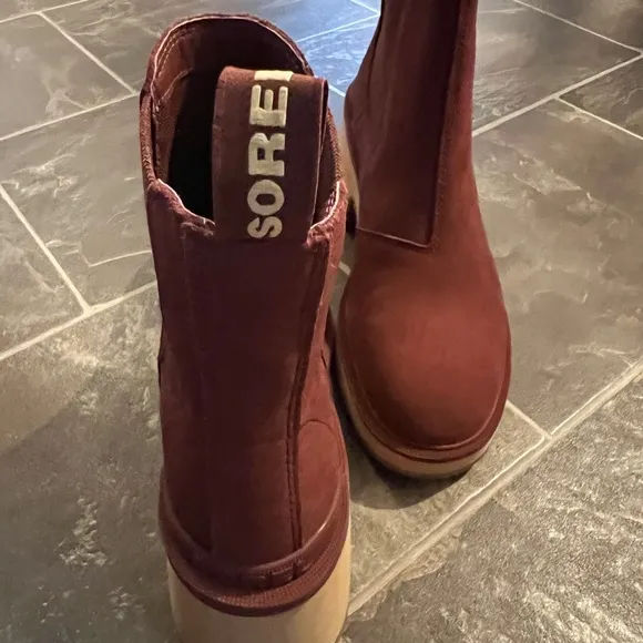 Sorel Highline Chelsea Boots