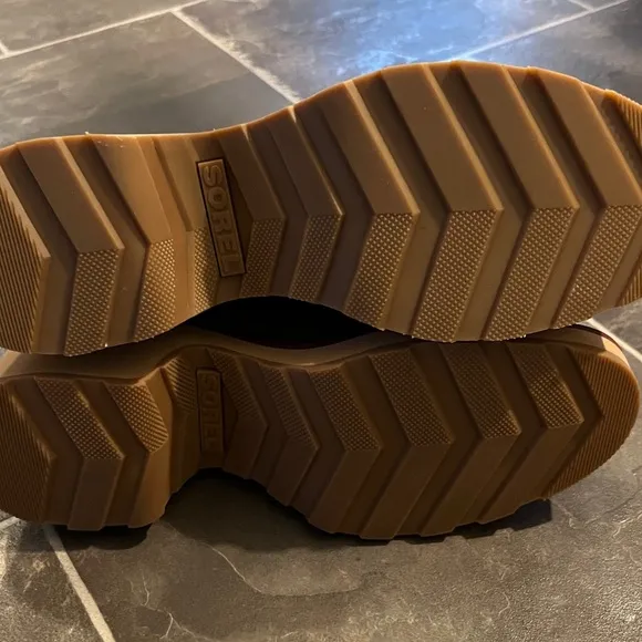 Sorel Highline Chelsea Boots