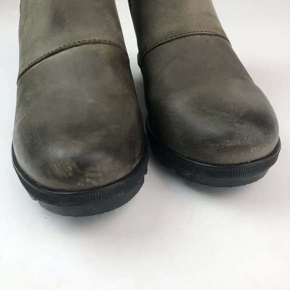 Sorel Joan of Arctic boots Wedge Chelsea Ankle Bootie lug soles waterproof