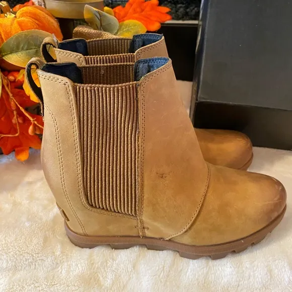 Sorel Joan of Artic Wedge II Chelsea Boots