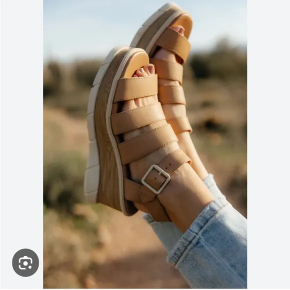 Sorel Joanie III Ankle Strap Sandals