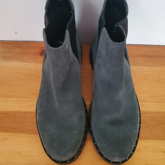 Sorel Lennox Chelsea Boots, Women's 10, Dark Grey Suede