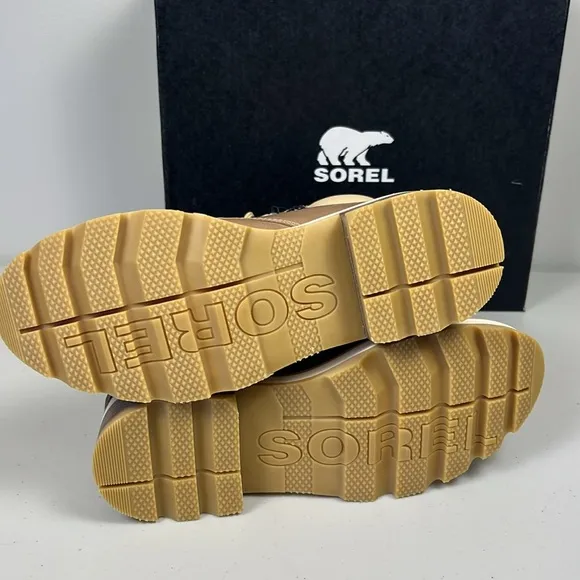 SOREL Lennox Lace Up Combat Boot NIB Shelf #18