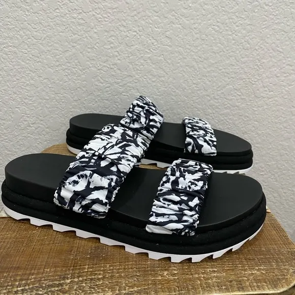 Sorel Roaming Two Strap Slide Sandals
