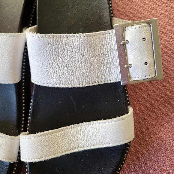 Sorel White Black Roaming Two Strap Slide Sandals Women's Size 7