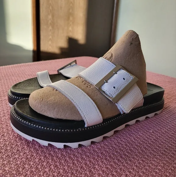 Sorel White Black Roaming Two Strap Slide Sandals Women's Size 7