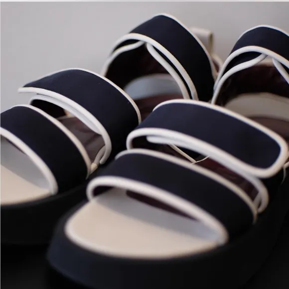 ✨STAUD✨ Black White Contrast Pipiing 1&quot; Platform Ankle Strap Wedge Sandals