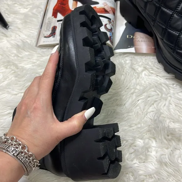 Steve Madden Adrian Black Pull On Rounded Close Toe Platform Chelsea Ankle Boots