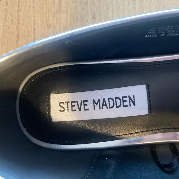 Steve Madden Benson Silver Metallic Almond Toe Mary Jane Flats Women’s 9 NWT