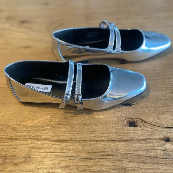 Steve Madden Benson Silver Metallic Almond Toe Mary Jane Flats Women’s 9 NWT