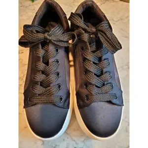 Steve Madden Black Satin Platform Sneakers Size 8