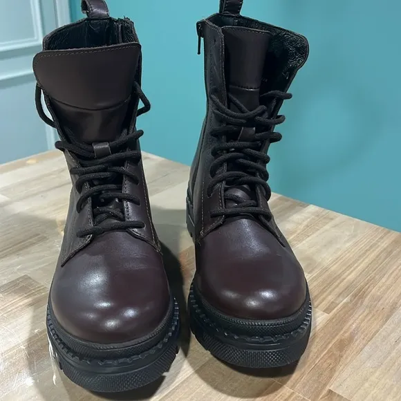 Steve Madden boots leather Jamisyn Lace-Up combat boots brown women’s 9.5