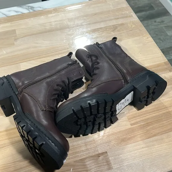 Steve Madden boots leather Jamisyn Lace-Up combat boots brown women’s 9.5