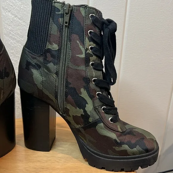 Steve Madden Camouflaged Combat Boots.