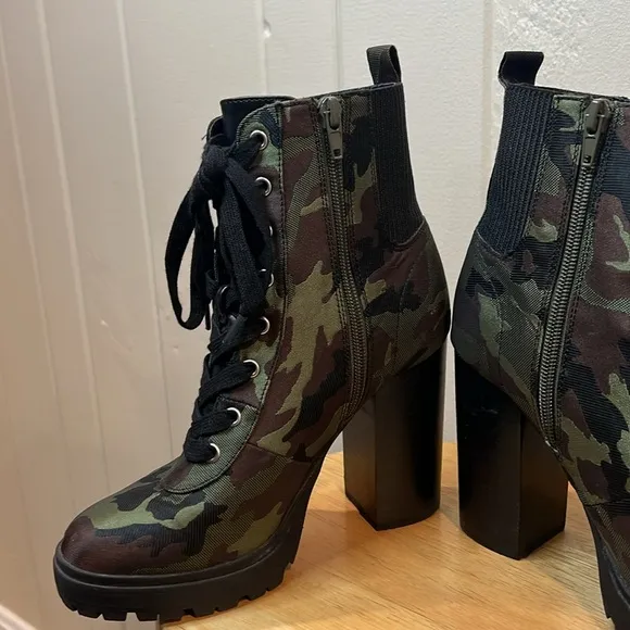 Steve Madden Camouflaged Combat Boots.
