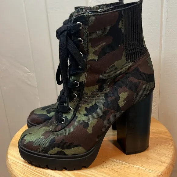 Steve Madden Camouflaged Combat Boots.