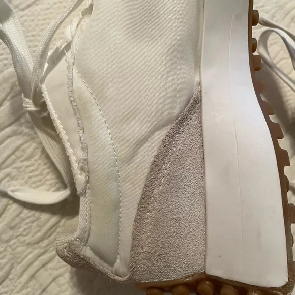 Steve Madden Campo Fabric Leather EUC 9.5 Platform Sneaker Treads White Tan