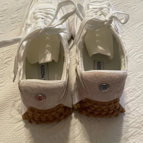Steve Madden Campo Fabric Leather EUC 9.5 Platform Sneaker Treads White Tan